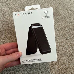 Satechi Magnetic Wallet Stand